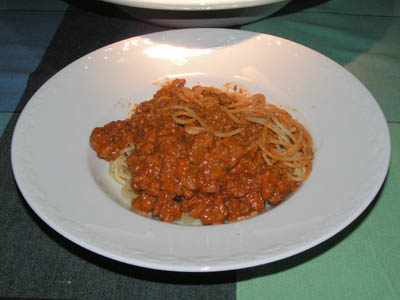 Spaghetti mit Hackfleisch-Sahnesoße